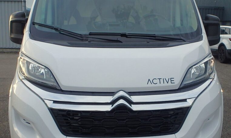 Vooraanzicht Burstner Nexxo Van T569 Eurotrek Campers